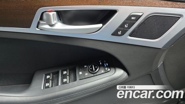 Genesis G80 2018 — photo 27