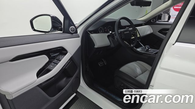 Land Rover Range Rover Evoque 2025 — photo 11