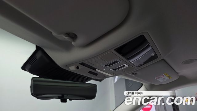 Land Rover Range Rover Evoque 2025 — photo 16