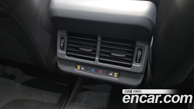 Land Rover Range Rover Evoque 2025 — photo 17