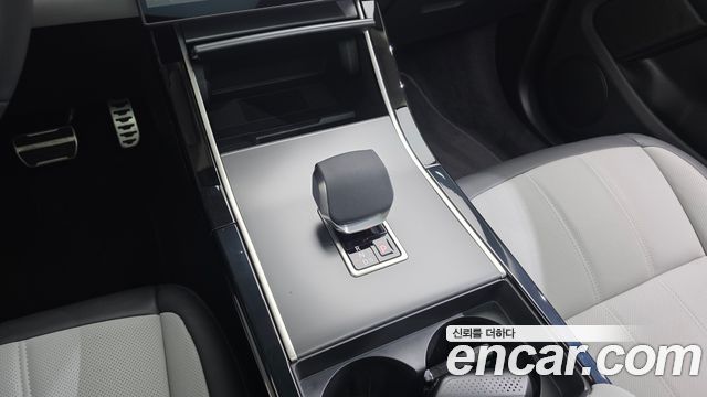 Land Rover Range Rover Evoque 2025 — photo 18