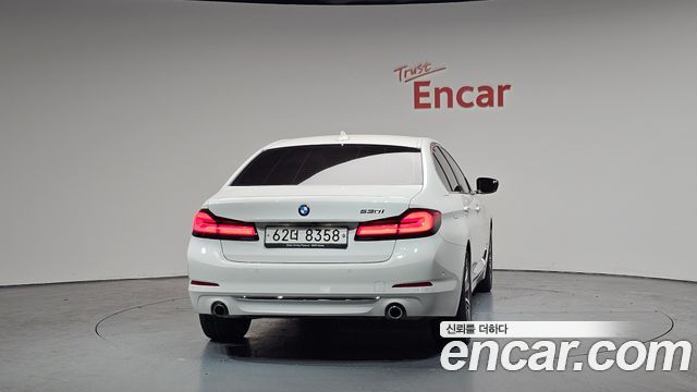 BMW 5-Series 2018 — photo 4