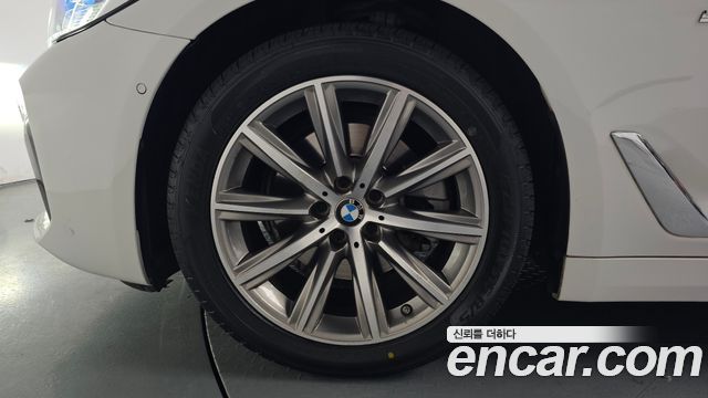 BMW 5-Series 2018 — photo 5
