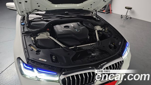 BMW 5-Series 2018 — photo 6