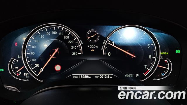 BMW 5-Series 2018 — photo 11