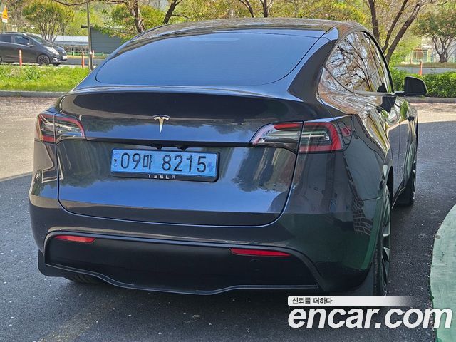 Tesla Model Y 2025 — photo 6