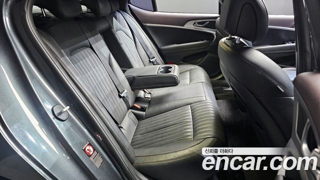 Genesis G70 2018 — photo 18