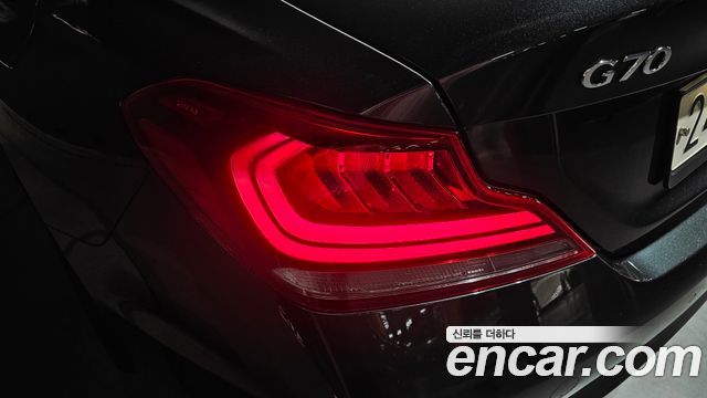 Genesis G70 2018 — photo 9