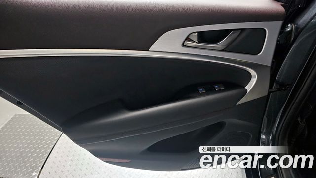 Genesis G70 2018 — photo 15