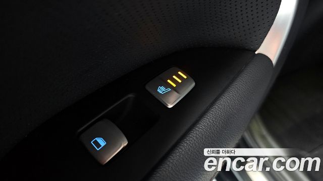 Genesis G70 2018 — photo 27