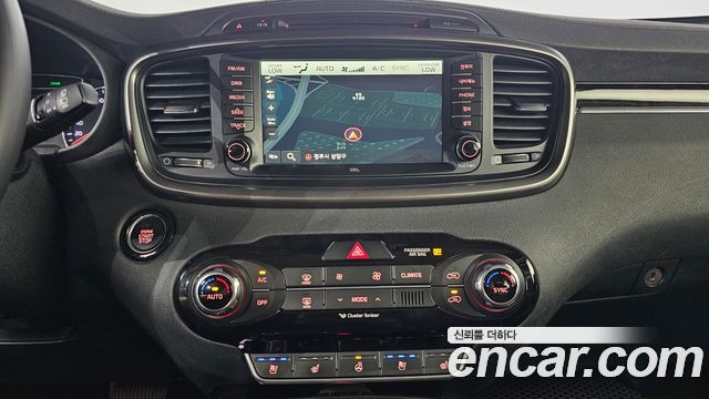 Kia Sorento 2016 — photo 22