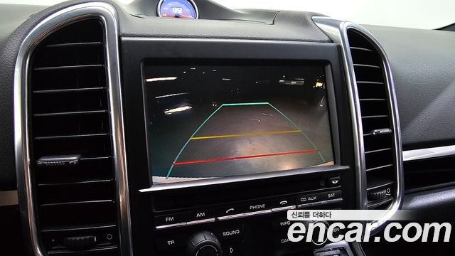 Porsche Cayenne 2013 — photo 16