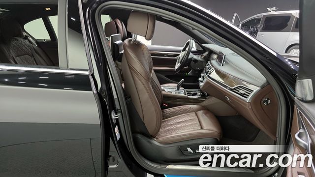 BMW 7-Series 2022 — photo 18