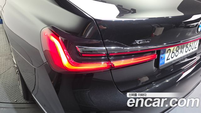 BMW 7-Series 2022 — photo 9