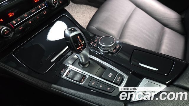 BMW 5-Series 2016 — photo 9