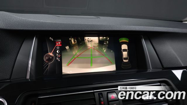 BMW 5-Series 2016 — photo 15