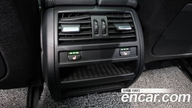 BMW 5-Series 2016 — photo 18