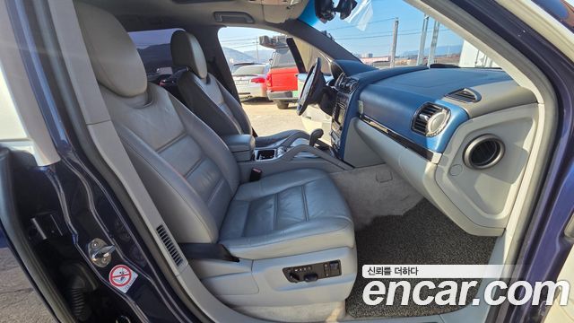 Porsche Cayenne 2004 — photo 11