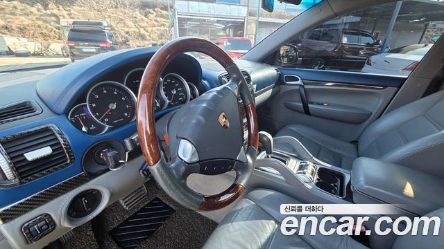 Porsche Cayenne 2004 — photo 14