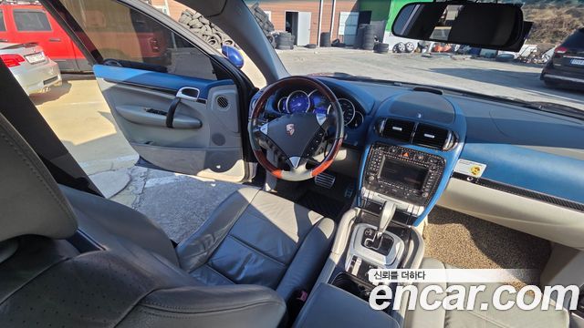 Porsche Cayenne 2004 — photo 19
