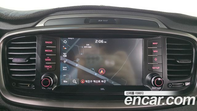 Kia Sorento 2018 — photo 29