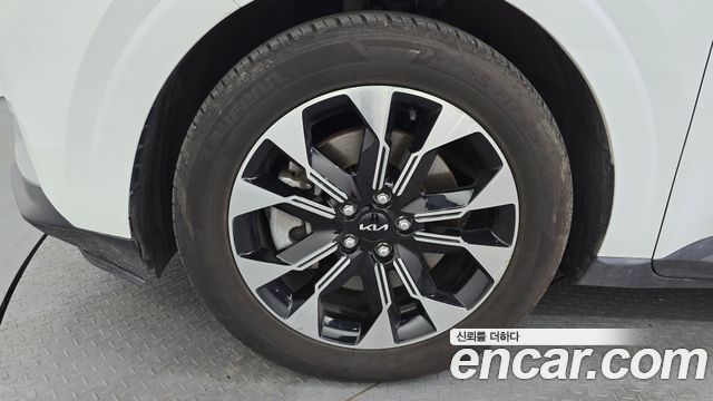 Kia Canival 2023 — photo 5