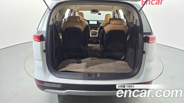Kia Canival 2023 — photo 26