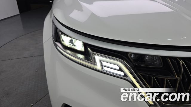 Kia Canival 2023 — photo 8