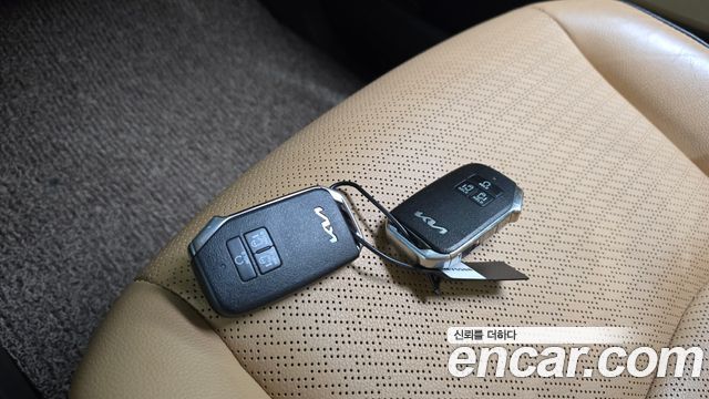 Kia Canival 2023 — photo 30