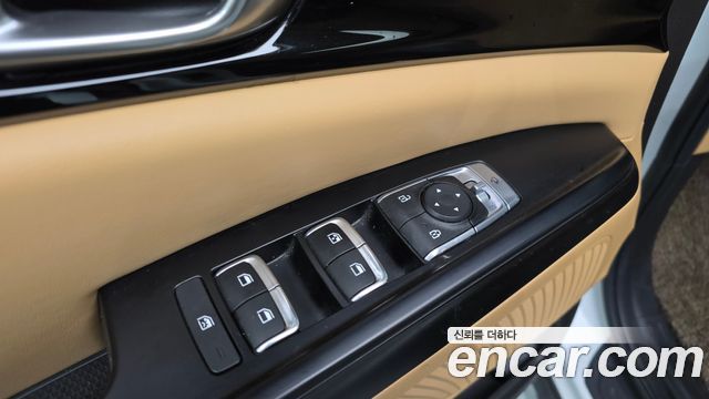 Kia Canival 2023 — photo 31