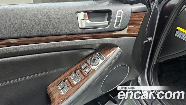 Kia K7 2015 — photo 17