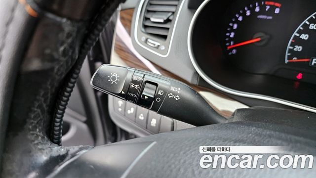 Kia K7 2015 — photo 18