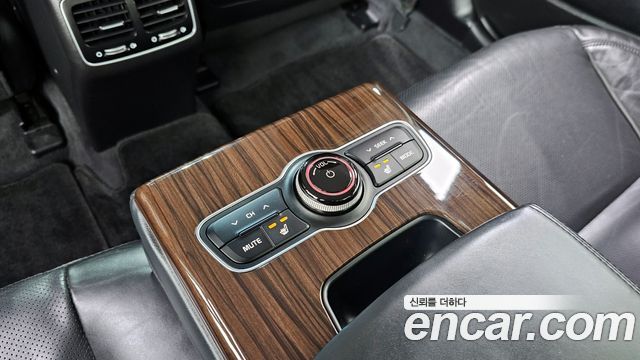 Kia K7 2015 — photo 19