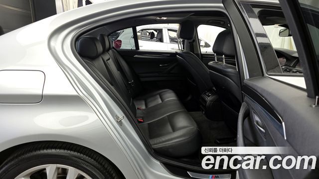 BMW 5-Series 2016 — photo 12