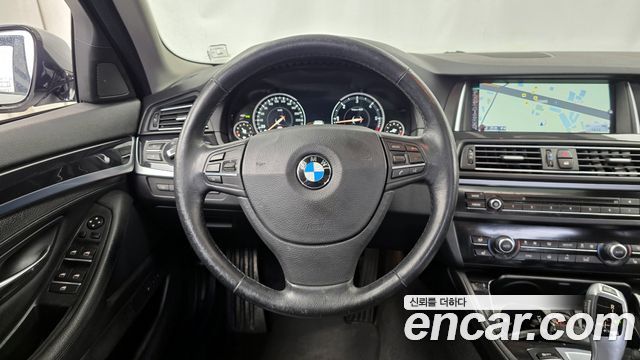 BMW 5-Series 2016 — photo 13