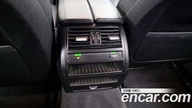 BMW 5-Series 2016 — photo 19