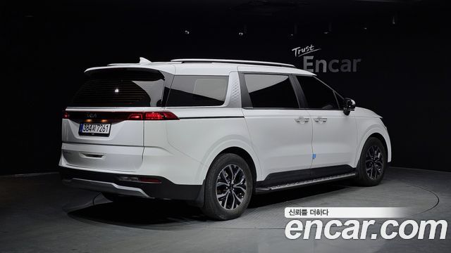 Kia Canival 2022 — photo 2