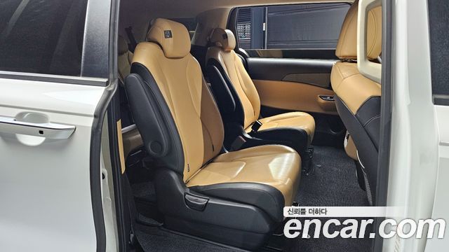 Kia Canival 2022 — photo 11