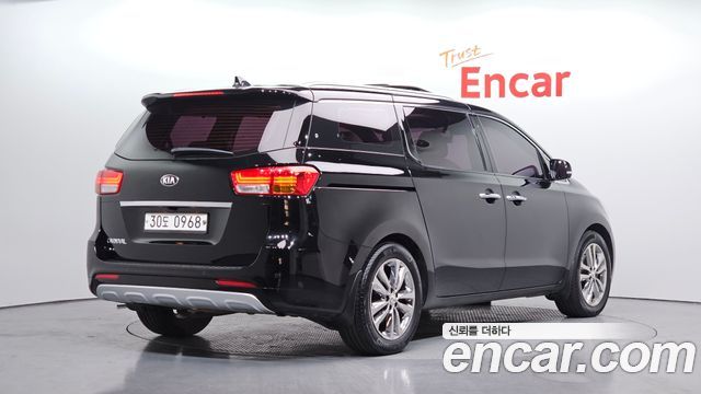 Kia Canival 2016 — photo 2