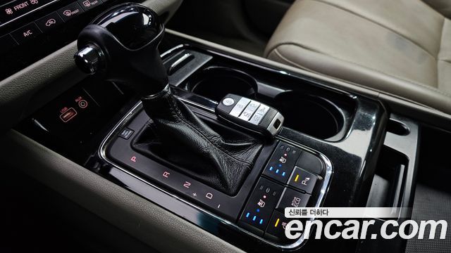 Kia Canival 2016 — photo 9