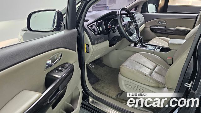 Kia Canival 2016 — photo 10