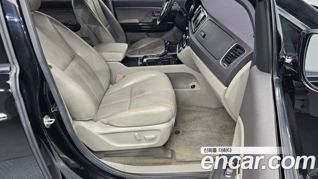 Kia Canival 2016 — photo 12