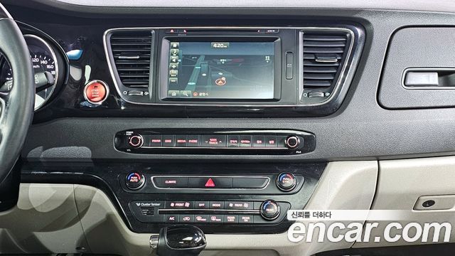 Kia Canival 2016 — photo 16