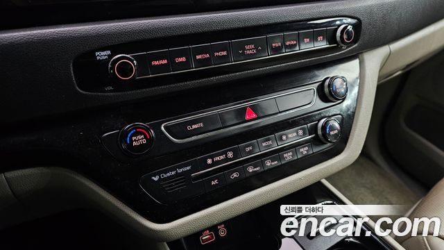 Kia Canival 2016 — photo 17