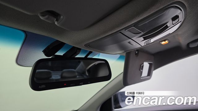 Hyundai AVANTE 2018 — photo 17