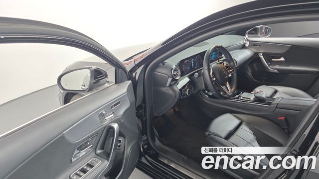 Mercedes-Benz A-Class 2021 — photo 11