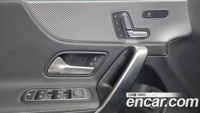 Mercedes-Benz A-Class 2021 — photo 12