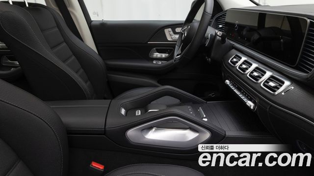 Mercedes-Benz GLE-Class 2025 — photo 9