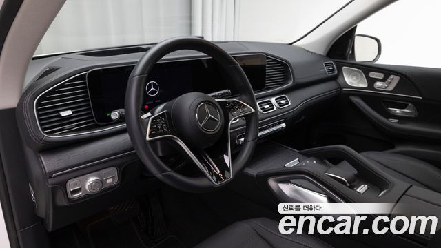 Mercedes-Benz GLE-Class 2025 — photo 13