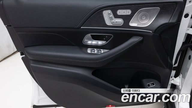 Mercedes-Benz GLE-Class 2025 — photo 15